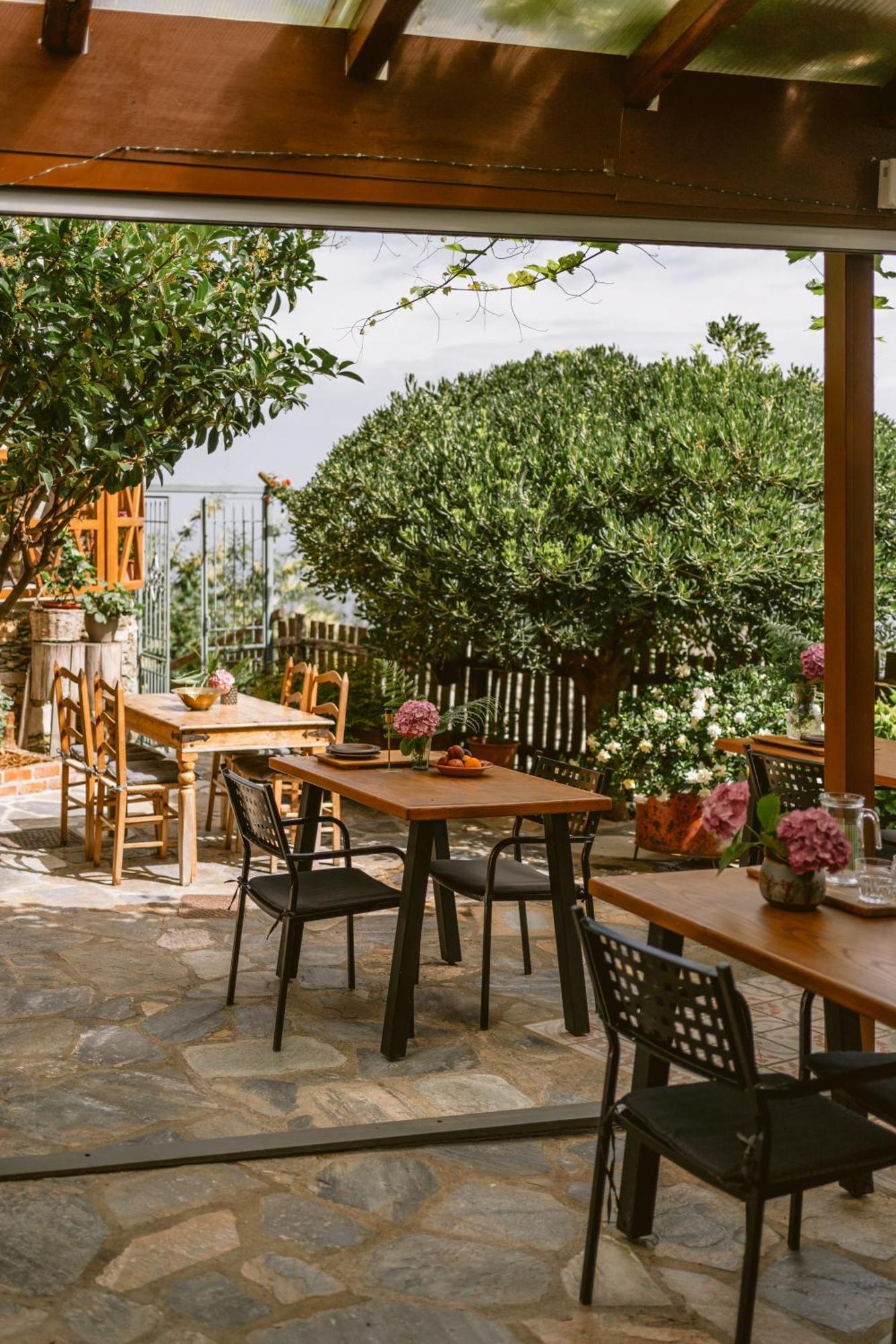 Adama Hotel Mourésion Kültér fotó